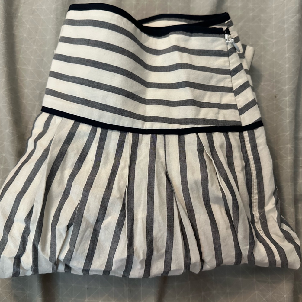 Ann Taylor White/Cream  and Black Striped Mini Skirt with Side Zipper